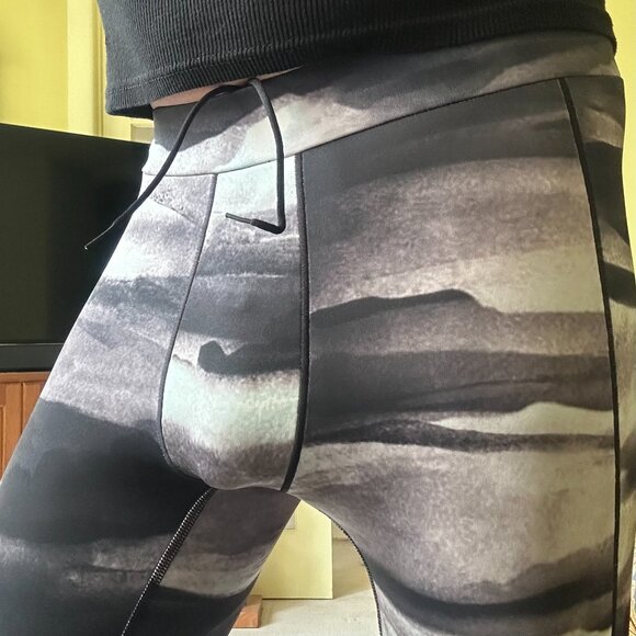 Brand New w/Tags ADIDAS All-Over Print MEN'S Yoga COMPRESSION PANTS Size M - Picture 2 of 13